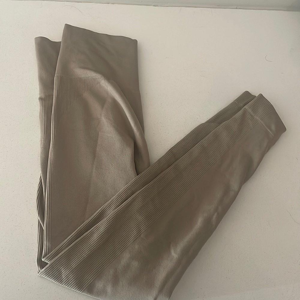 SETActive Sculptflex Leggings in Sand